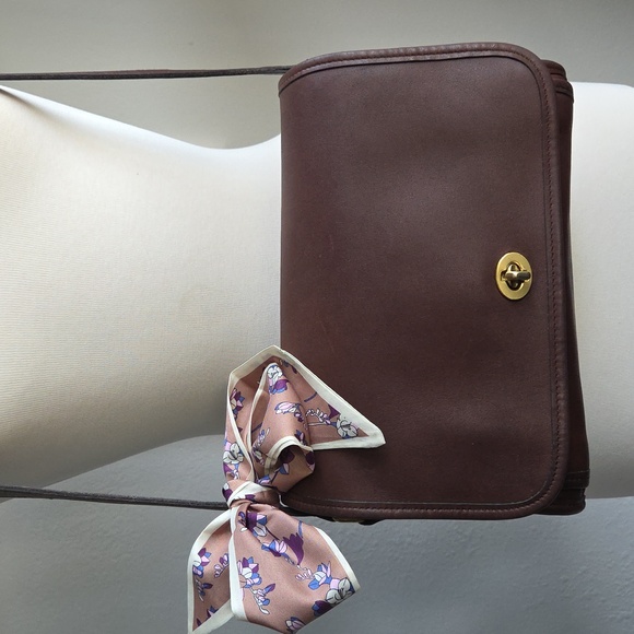 Vintage COACH Mahogany Ridgefield Leather Crossbody Bag #9812 - Picture 2 of 16